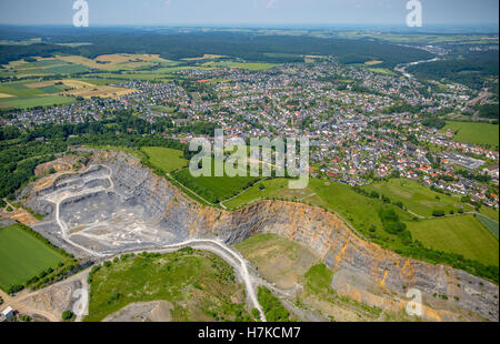 Vue aérienne de la carrière de calcaire, Warstein, carrières, Nuttlaer Pfad, Warstein, Rhénanie-Palatinat, Hesse, Allemagne Banque D'Images