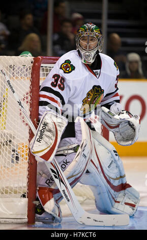 25 novembre 2009 ; San Jose, CA, États-Unis; Cristobal Huet (39), gardien des Blackhawks de Chicago, lors de la deuxième période contre les Sharks de San Jose au HP Pavilion. Banque D'Images