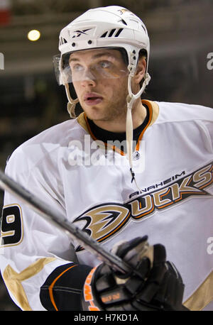 Le 21 janvier 2010, San Jose, CA, USA ; l'aile droite d'Anaheim Bobby Ryan (9) avant le match contre les Sharks de San Jose chez HP Pavilion. San Jose a battu Anaheim 3-1. Banque D'Images