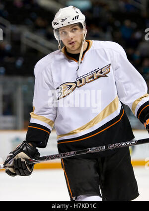 Le 21 janvier 2010, San Jose, CA, USA ; l'aile droite d'Anaheim Bobby Ryan (9) avant le match contre les Sharks de San Jose chez HP Pavilion. San Jose a battu Anaheim 3-1. Banque D'Images