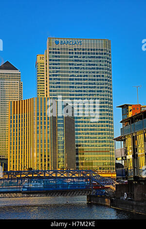 Canary Wharf, London, UK. 6e novembre 2016. Météo France : lever de soleil sur Canary Wharf, le quartier financier de Londres : WansfordPhoto Crédit/Alamy Live News Banque D'Images