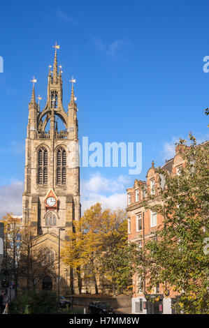 L'église cathédrale de St Nicolas à l'automne, Newcastle upon Tyne, England, UK Banque D'Images
