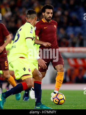 Rome, Italie. 06 Nov, 2016. RomaÕs Mohamed Salah en action au cours de la Serie A match de foot entre Rome et Bologne au Stade Olympique. Credit : Riccardo De Luca/Pacific Press/Alamy Live News Banque D'Images