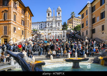 ROME, ITALIE - Le 9 mars 2013 : l'Espagne (Italien : Scalinata di Trinità dei Monti) sont un ensemble d'étapes à Rome, Italie Banque D'Images