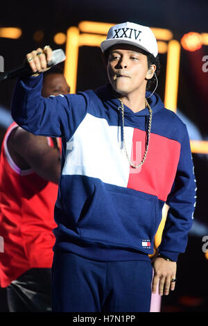 Bruno Mars lors de l'MTV Europe Music Awards à l'Ahoy Rotterdam, Pays-Bas. Banque D'Images