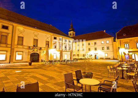 La place baroque de Varazdin Croatie du nord, vue du soir Banque D'Images