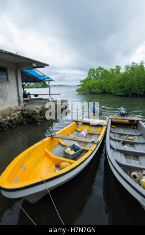 Pohnpei Micronésie bateaux sur l'eau à domicile local utilisé pour la pêche l'Océanie Banque D'Images