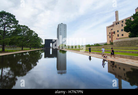 Oklahoma Oklahoma City OK, l'OKC, catastrophe historique réflexion bombardement OKC lake à l'OKC Memorial attentat qui s'est produit le 1 avril Banque D'Images