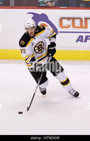 10 juin, 2011 ; Vancouver, BC, CANADA ; Bruins de Boston center Tyler Seguin (19) se réchauffe avant le match 5 des finales de la Coupe Stanley 2011 contre les Canucks de Vancouver au Rogers Arena. Boston a battu Vancouver 1-0. Banque D'Images