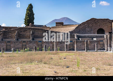 Ruines de Pompéi, l'ancienne ville romaine détruite pendant une grave éruption du volcan Vésuve en 79 après Banque D'Images