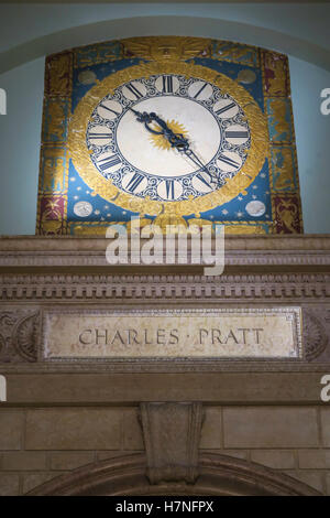 L'horloge du hall dans l'ancien bâtiment du Siège Standard Oil, NYC Banque D'Images