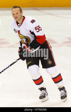 19 janvier 2012; San Jose, CA, États-Unis; Sergueï Gonchar, défenseur des sénateurs d'Ottawa (55), se réchauffe avant le match contre les requins de San Jose au HP Pavilion. Ottawa a vaincu San Jose 4-1. Banque D'Images