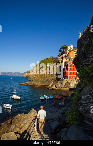 Riomaggiore, Riviera de Levanto, village de pêcheurs, Cinque Terre. Gênes. Mer Méditerranée. Ligurie, Italie Europe Banque D'Images