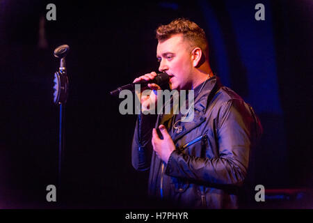 La première nuit de sa tournée britannique, Sam Smith live au vieux marché, Brighton et Hove, East Sussex, le même jour Banque D'Images