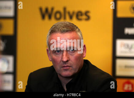 Nouveau gestionnaire de Wolverhampton Wanderers Paul Lambert au cours d'une conférence de presse à Molineux, Wolverhampton. ASSOCIATION DE PRESSE Photo. Photo date : lundi 7 novembre 2016. Voir l'ACTIVITÉ DE SOCCER histoire de loups. Crédit photo doit se lire : Simon Cooper/PA Wire. RESTRICTIONS : EDITORIAL N'utilisez que pas d'utilisation non autorisée avec l'audio, vidéo, données, listes de luminaire, club ou la Ligue de logos ou services 'live'. En ligne De-match utilisation limitée à 75 images, aucune émulation. Aucune utilisation de pari, de jeux ou d'un club ou la ligue/dvd publications. Banque D'Images