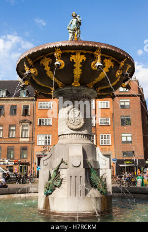 Fontaine, également appelée Caritas Caritas bien, Gammeltorv, Copenhague, Danemark Banque D'Images
