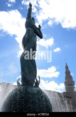 La fontaine de la vie éternelle, également connue sous le nom de la fontaine du mémorial de guerre, par Marshall Fredericks est un point de repère de Cleveland, Ohio depuis 1964 Banque D'Images