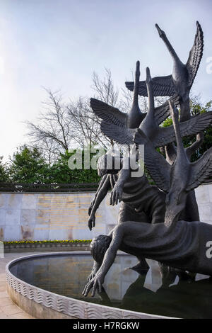 Les enfants de lir la sculpture dans le jardin de souvenir, Parnell Square, Dublin, Irlande Banque D'Images