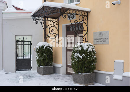 Tallinn, Estonie, 8 novembre 2016. Avis de Stenbock House, le Gouvernement et le premier ministre Bureau de l'Estonie . Selon le journal Postimees Présidents des cinq groupes parlementaires estoniens après une séance le mardi après-midi, a invité le premier ministre Taavi Roivas, le président du Parti réformiste, de démissionner en tant que chef de gouvernement par le mercredi ou sinon tous les cinq parties s'exprime aucune confiance en lui. Premier ministre estonien Taavi faces Roivas vote de confiance après l'effondrement de la coalition lundi soir. Crédit : Nicolas Bouvy/Alamy Live News Banque D'Images