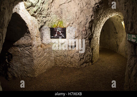 Royaume-uni, Angleterre, West Wycombe, Buckinghamshire, grottes de l'Enfer, de l'intérieur, Whitehead's cave où divise tunnel Banque D'Images