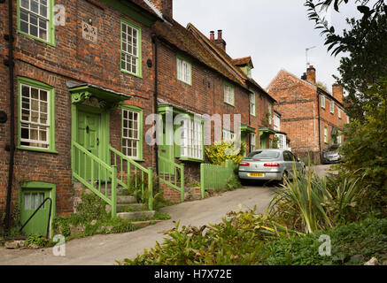 Royaume-uni, Angleterre, West Wycombe, Buckinghamshire, Church Lane, les maisons construites sur la colline raide Banque D'Images