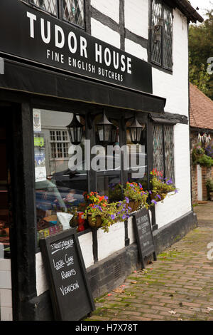 Royaume-uni, Angleterre, West Wycombe, Buckinghamshire, High Street, Tudor House boucherie traditionnelle Banque D'Images