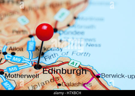 Edinburgh épinglée sur une carte d'Écosse Banque D'Images