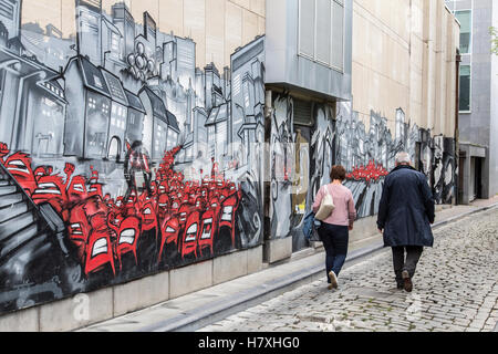 Bruxelles, Belgique, graffiti photo sur un mur de la maison dans le Baardgang, près de la Place Fontainas, Banque D'Images