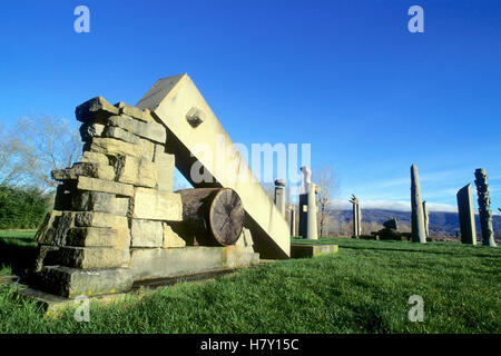 Sculptures à Campo del Sole, Punta Navaccia, Tuoro, Lac Trasimène, Ombrie, Italie Banque D'Images