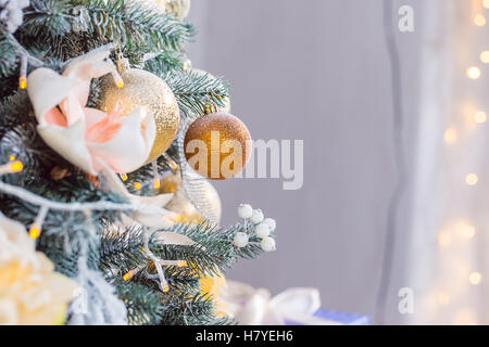 Salon de Noël avec arbre de Noël Banque D'Images