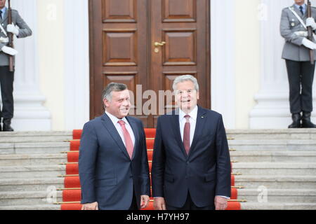 Le Roi de Jordanie Abdullah II lors de la visite officielle le Président Joachim Gauck, mai, 13e 2015 à Berlin, Allemagne. Banque D'Images