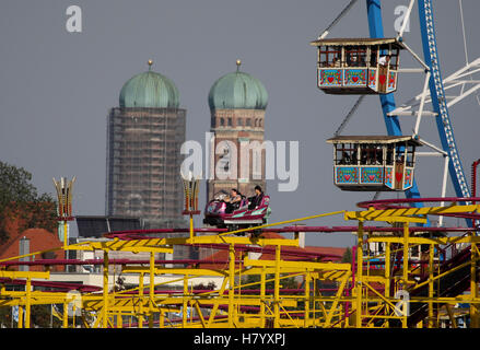 La Fête de la bière de Munich, l'Oktoberfest, Theresienwiese, Munich, Bavière Banque D'Images