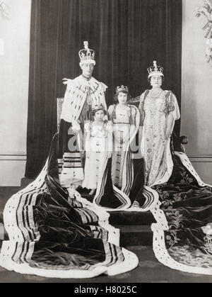 George VI le jour de son couronnement avec sa femme la reine Elizabeth et leurs filles la princesse Elizabeth, à droite, et la princesse Margaret, à gauche, le 12th mai 1937. George VI, 1895 – 1952. Roi du Royaume-Uni et des dominions du Commonwealth britannique. Reine Elizabeth, Elizabeth Angela Marguerite Bowes-Lyon, 1900-2002. Épouse du roi George VI et mère de la reine Elizabeth II Princesse Elizabeth Alexandra Mary, 1926 - 2022. Future reine Elizabeth II Princesse Margaret, 1930 – 2002, appelée princesse Margaret Rose ou princesse Margaret. Banque D'Images