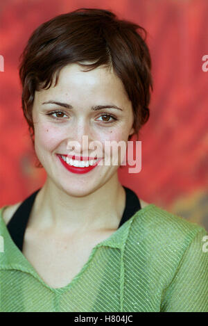 ROSE BYRNE 'GODDESS OF 1967' PHOTOCALL FILM FESTIVAL Venise ITALIE 03 Septembre 2000 Banque D'Images