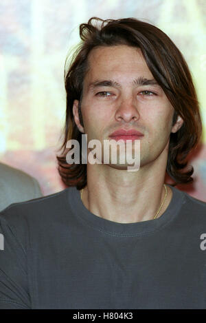 OLIVIER MARTINEZ 'AVANT LA NUIT TOMBE' PHOTOCALL FILM FESTIVAL Venise ITALIE 04 Septembre 2000 Banque D'Images