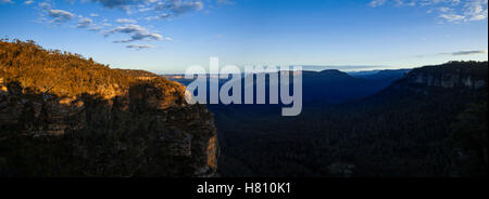 L'Australie, Nouvelle Galles du Sud, les Montagnes Bleues. Au coucher du soleil Banque D'Images