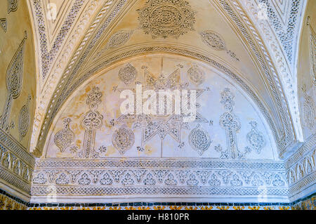 Le vieux manoir décoré dans un style andalou avec les modèles islamique sculptés sur les murs et au plafond, Le Kef Banque D'Images