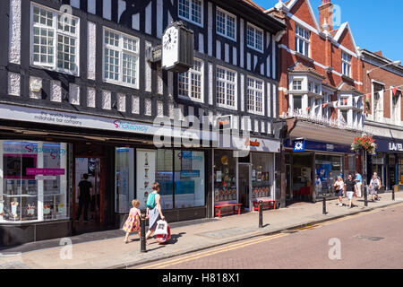 Boutiques sur Thames Street à Kingston upon Thames, Angleterre Royaume-Uni UK Banque D'Images