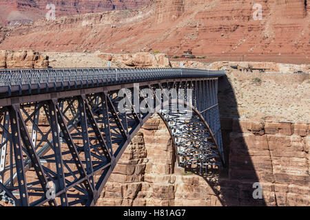 Marble Canyon pont traversant la rivière Colorado près de Glen Canyon National Recreation Area dans l'Arizona. Banque D'Images