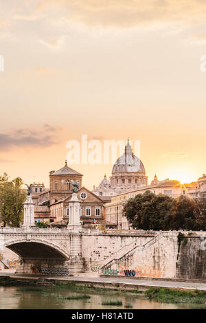 Coucher du soleil à Rome, Cité du Vatican Banque D'Images