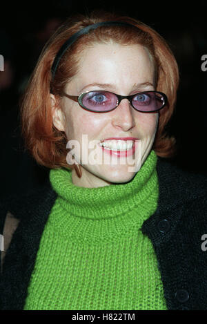 GILLIAN ANDERSON LA PREUVE DE VIE PREMIER FILM LA PREUVE DE VIE PREMIER FILM LOS ANGELES USA 04 décembre 2000 Banque D'Images