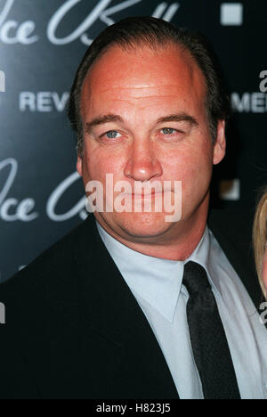 JAMES BELUSHI FIRE & ICE BALL BEVERLY HILLS LA USA 11 décembre 2000 Banque D'Images