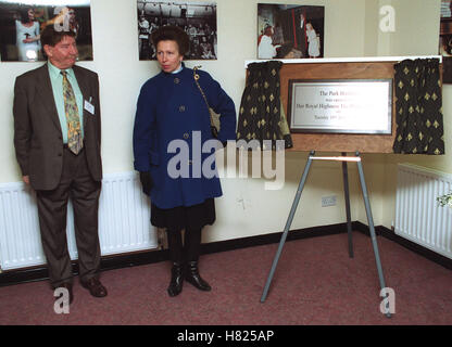 La PRINCESSE ANNE OUVRE BÂTIMENT 18 Janvier 2000 Banque D'Images