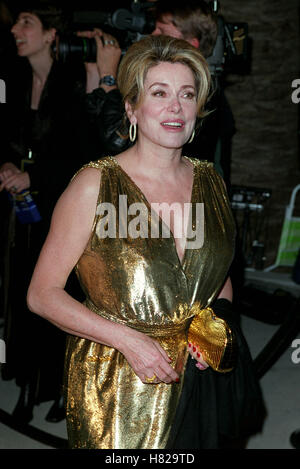 CATHERINE DENEUVE 2000 VANITY FAIR OSCAR PARTY LOS ANGELES USA 26 Mars 2000 Banque D'Images