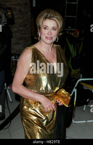 CATHERINE DENEUVE 2000 VANITY FAIR OSCAR PARTY LOS ANGELES USA 26 Mars 2000 Banque D'Images