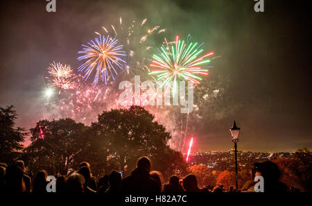 Alexander Palace sur la nuit de Guy Fawkes London UK Banque D'Images