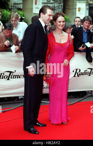 RALPH FIENNES FRANCESCA ANNIS Londres Angleterre 21 Mai 2000 Banque D'Images