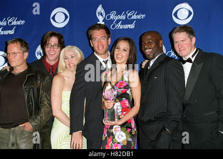 CAST DE DARK ANGEL 'PEOPLES CHOICE AWARDS' PASADENA LOS ANGELES USA 07 janvier 2001 Banque D'Images