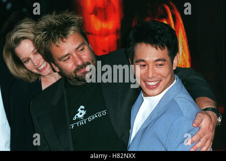 LUC BESSON & JET LI 'KISS OF THE DRAGON' FILM PREM CENTURY CITY LOS ANGELES USA 25 Juin 2001 Banque D'Images