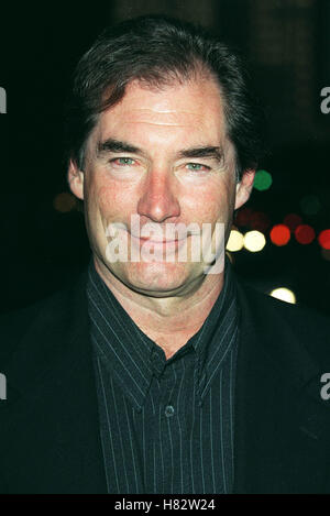 TIMOTHY DALTON 'AMERICAN OUTLAWS' PREM FILM HOLLYWOOD LOS ANGELES USA 14 Août 2001 Banque D'Images